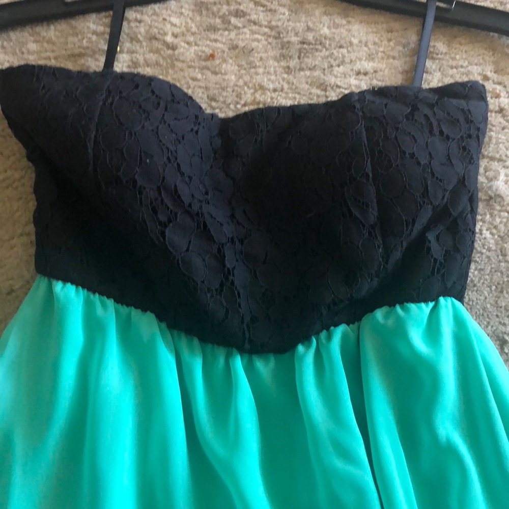 Dress - Picture 2 of 4